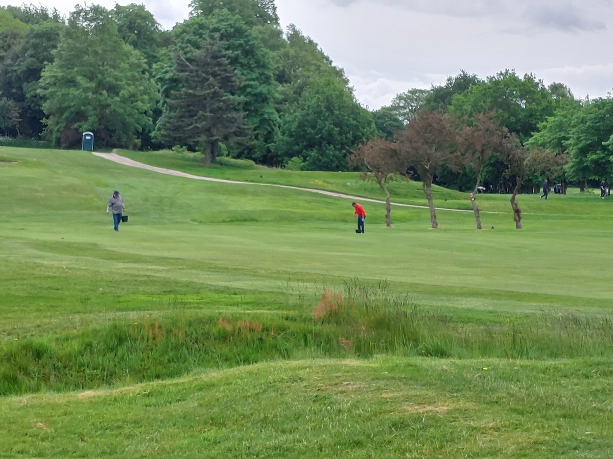 A massive thank you to the volunteers who really helped us out today with a mix of divotting and bunker maintenance. Cracking job! #teamchorlton #golfmates