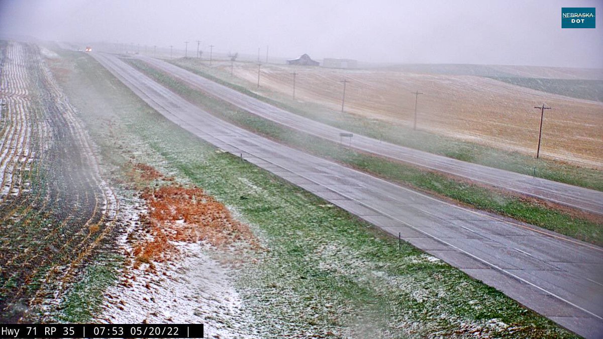 BeatrizNews2's tweet photo. Parts of the panhandle are waking up to a rain-snow mix this morning—right in the middle of May. But don’t be surprised. While May is the last month of Spring, it’s also the last month for snowfall in NE. Happy Friday everyone!
#springtimesnow #newx ❄️☔️ https://t.co/SdhRUFctCt