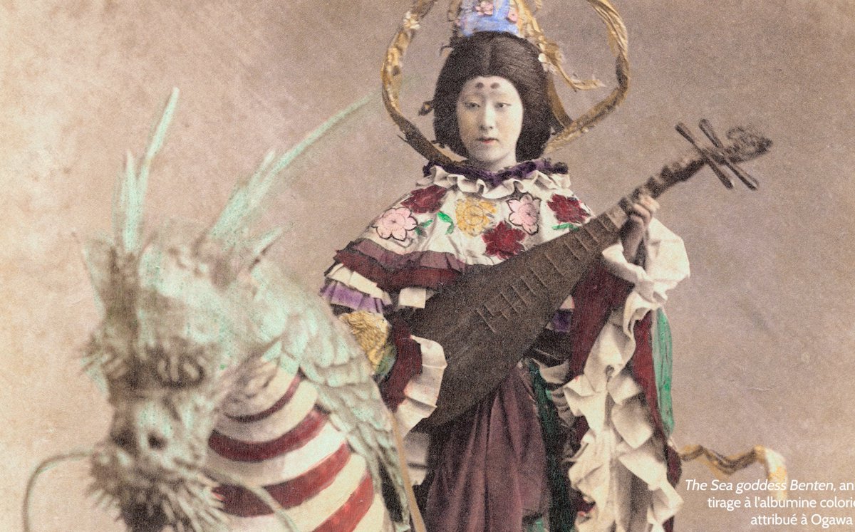 MCJP_officiel's tweet image. #LeStudio #Photographie 📷
Claude Estèbe @kolodio , photographe et historien, conclut cette série consacrée aux Yokohama shashin en rendant hommage aux photographes anonymes. Il nous fait découvrir un trésor, réalisé par un studio inconnu...
📺bit.ly/YokohamaShashi…