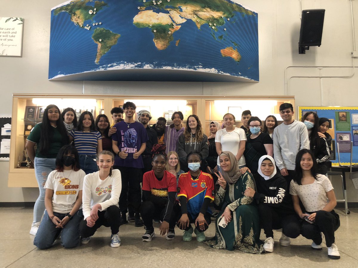 LDSS Ambassadors are ready to host GECDSB for their inaugural Ambassadors’ Conference - learning from one another to ensure our schools are welcoming to students from all over the world. LDSS Proud! 🌍