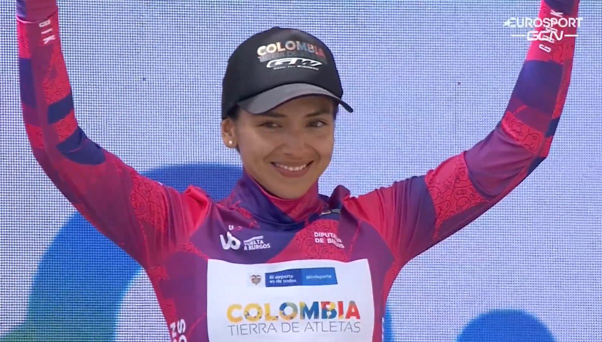 #BurgosFem | 🚴🏻‍♀️💛💙❤️🏆📸 ¡POSTAL HISTORICA!📸 Yennifer Tatiana Ducuará (@TierraDeAtletas - <a href="/gw_bicycles/">Bicicletas GW</a>) NUEVA LÍDER de la Vuelta a Burgos Femenina tras la 2a etapa (Sasamón-Aguilar del Campoo, 128K) 🚴🏻‍♀️🇨🇴🏆👏🔥👏

#Ciclismo #Colombia #ColombiaTierradeAtletas #GWBicicletas