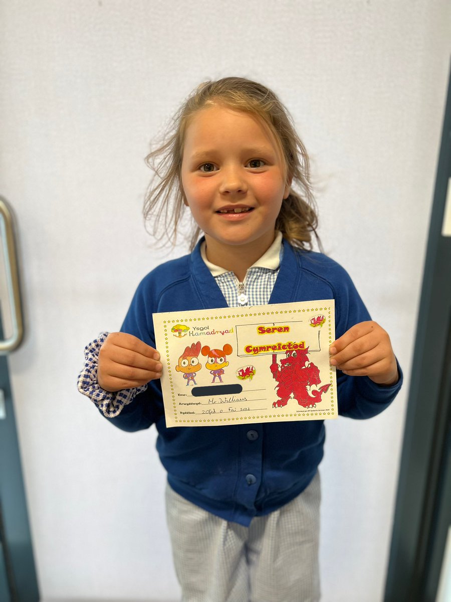 Llongyfarchiadau i ennillwyr tystysgrifau Pwyntiau Clôd a Seren Cymreictod wythnos yma - ymdrech arbennig iawn gan bawb 🥳🎉🏴󠁧󠁢󠁷󠁬󠁳󠁿
<a href="/YsgolHamadryad/">Ysgol Hamadryad 🏴󠁧󠁢󠁷󠁬󠁳󠁿</a> <a href="/CCHamadryad/">🏴󠁧󠁢󠁷󠁬󠁳󠁿Comisiynwyr Cymraeg Hamadryad</a> <a href="/SiarterIaithCCD/">Siarter Iaith CCD</a>