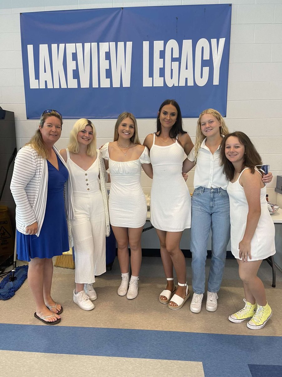 5/6 of our seniors at Senior breakfast today with Coach! 💙🤍🥎 #lakeviewlegacy <a href="/SieradzkiOlivia/">olivia sieradzki</a> <a href="/veronic66040494/">binglev1129</a> <a href="/carmenm4141/">Carmen Modestino</a>