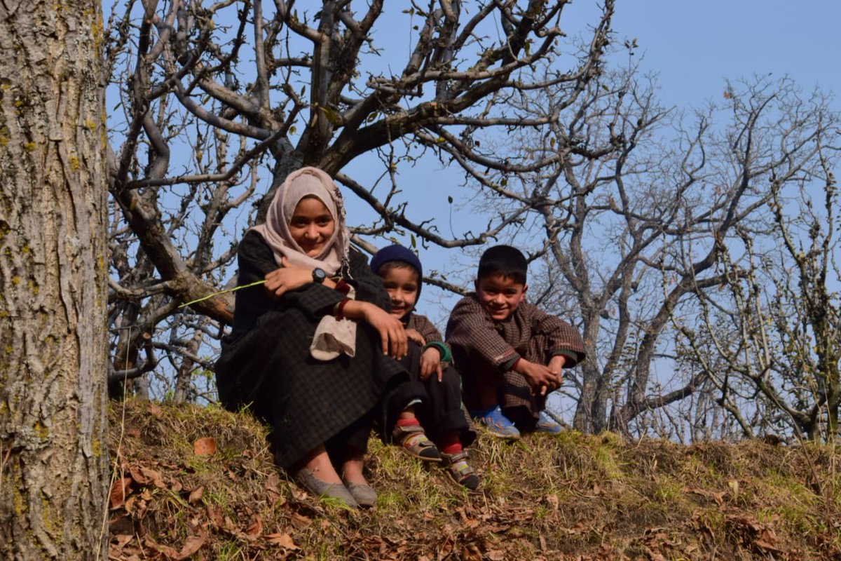 DeepSha12583018's tweet photo. Our blossoming #Kashmir has been a hub of tourists &amp; not terror. Stand Up &amp; do not support terror around you! Do not be a victim in name of Islam-stand up for peace in #Kashmir.
#AntiTerrorismDay
#KashmiriVictimsOfTerr0r https://t.co/H8elze9s78