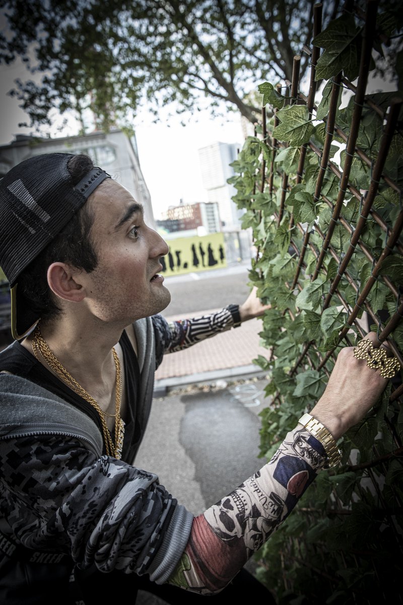 bboode's tweet image. #knap #schiedam #roelpot #pauldegraaff knapschiedam.nl/shop bestel die kaarten voor je ook onder de groene zoden leg wortel te schieten!