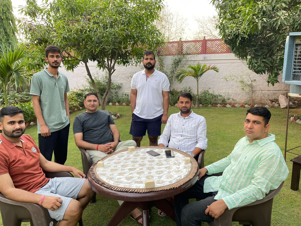 DrAshokJat's tweet photo. ज़िंदगी को ऐसे जियो की आज तक इस तरह से जीने का किसी ने सपने में भी ना सोचा हो..!! 

Todays evening With Brother's @ Mamaji's Govt. Orchard https://t.co/tSrfV2zSe2