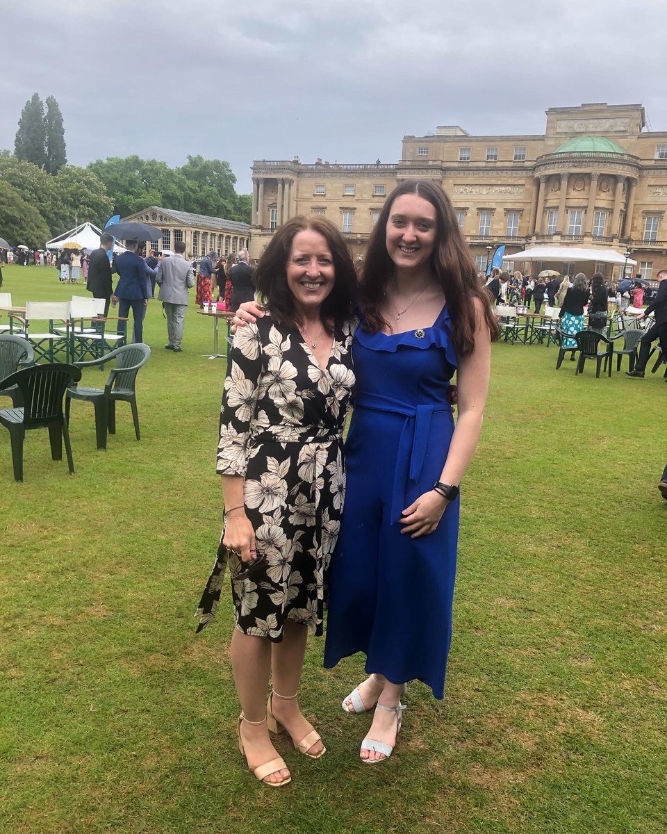 caitlinvcox's tweet photo. Gold #DofE award presentation at Buckingham Palace Gardens! Brilliant day! Saw @Molly_marinebio which was a lovely surprise! #goldaward #london #BuckinghamPalace https://t.co/2EzPVbOqTn