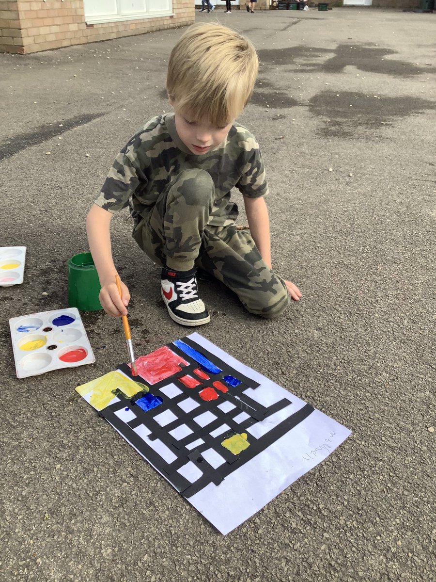 @OutdoorClassUKI part 2 Some amazing #outdoorlearning on show 
#outdoorlearning 
#outdoorfun #outdoorlearningenvironment #mondrian #art #chippenhamschools #Chippenham #wiltshireschools