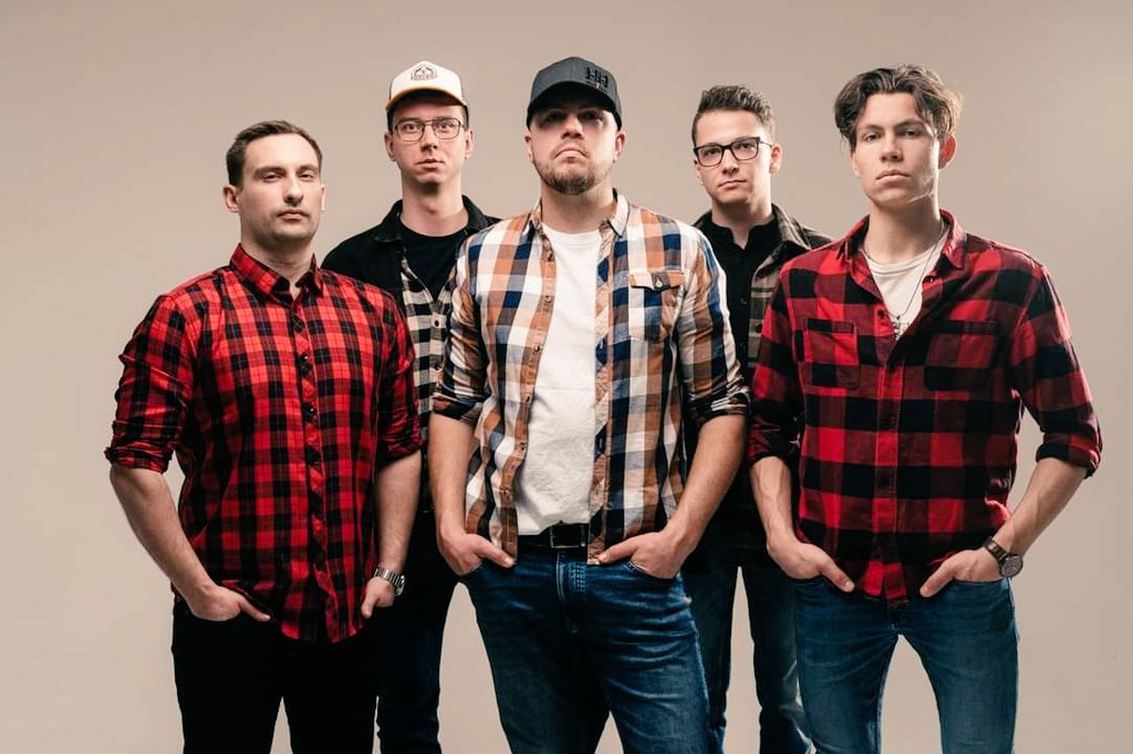 LAIMĪGĀS STUNDAS nu jau iet uz beigām,bet tu vēl vari paspēt atnākt uz vakariņām un jestru muziku vakari ar THE FARMERS no 20:00.Uzvelc tik lietis drēbes,lai omulīgāks ceļš pie mums.