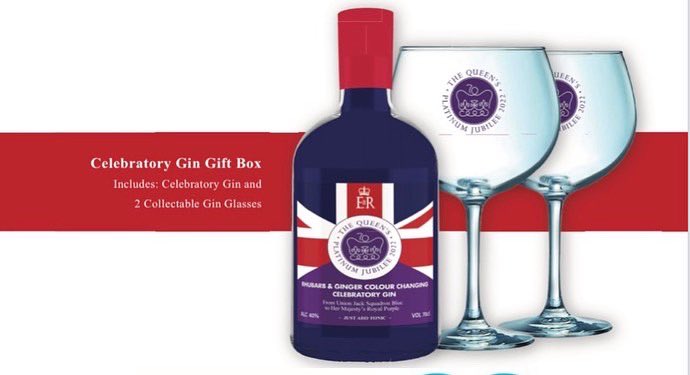 Celebrate #queensplatinumjubilee with special #gin from @EnglishDrinks available at @nisacrabtree @DacorumBC