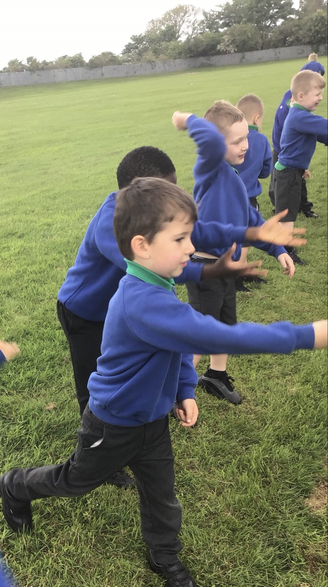 throckleyprim's tweet photo. It's time to #rewildourschool with the @BBC #Greenplanets seed bombs! Reception have planted 80 seed bombs on our school field to help grow wildflowers which will help the environment 🌼🌸🌻🌹 #ThriveAtThrockley #ThrockleyEYFS https://t.co/hCdAPzq5pv