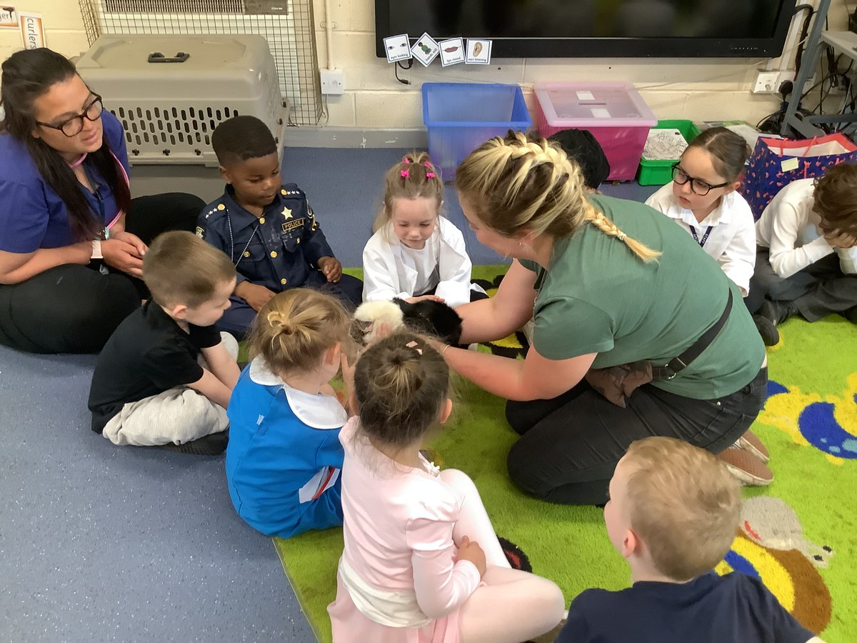 LittleStFrancis's tweet photo. Thank you to Miss Wright who came in to share her #vocation with EYFS this afternoon. We loved learning all about how to look after animals and getting to meet some! #CatholicLife #WhatIsGodCallingYouToBe @BCPP__ @BhamDES @RCBirmingham https://t.co/5quKIxzm4c