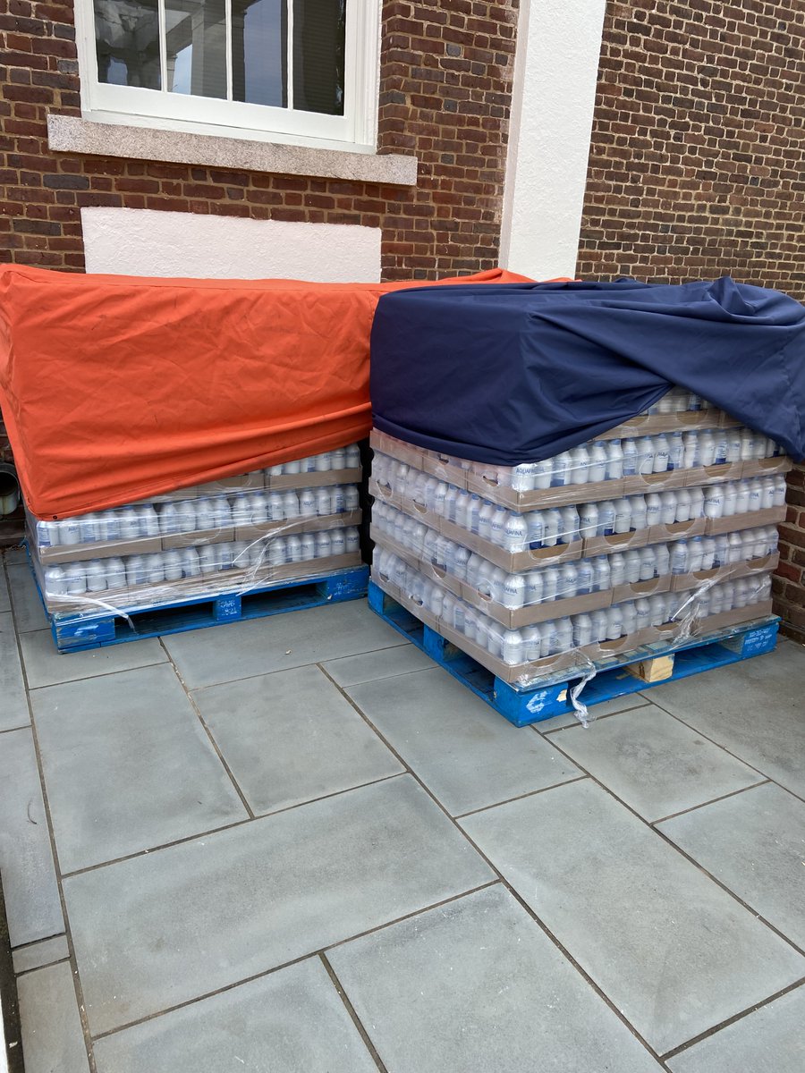 Thanks to <a href="/UVAFM/">UVA Facilities Management</a> @uvadine <a href="/UVA_Events/">Major Events Office</a>, free canned water &amp; several filling stations will be available on the Lawn for #UVAGrad.

Before entering, graduates/guests will be subject to security screening, which prohibits beverage containers.  See guidelines: majorevents.virginia.edu/finals/general…