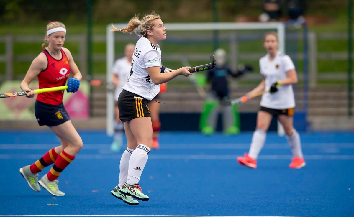 DeanCloseSport's tweet photo. Good luck to former @DeanCloseSchool 1st team Hockey player Maddie Pendle playing in the @EnglandHockey Tier 1 Cup Final tomorrow for @OfficialBeeHC v @Buckingham_HC #proud https://t.co/B6KiPi5Y4k