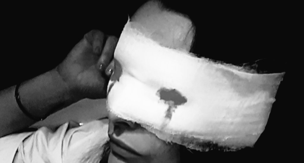 Ooo
Oh 
I get some headaches when i hit the heights
Like in the morning after crazy nights

Like the NFT ART in her nylon tights

Coming soon on the outside of the tracks

You take'em
The same old babies with the same old toys

The neighbours screaming when the noise annoys