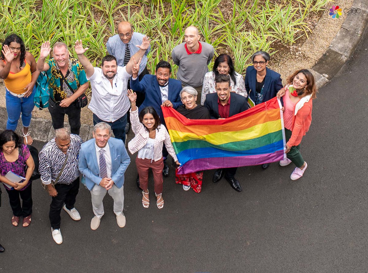 Collectif Arc-En-Ciel tweet media