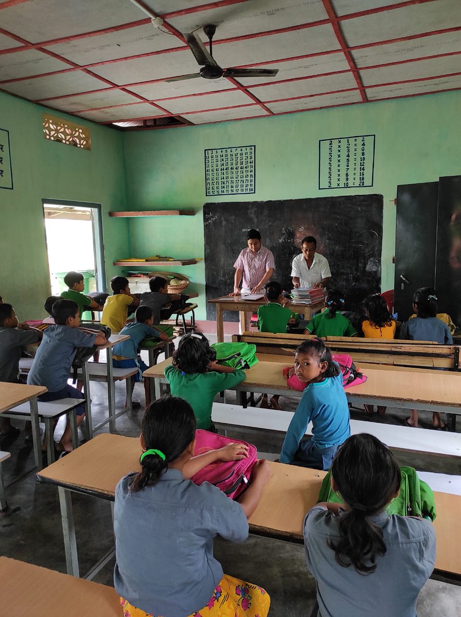 SDO_CGossaigaon's tweet photo. AC  @PriyankarP_Deka,ACS visited schools under Bairali custer .School authorities were requested to enhance student learning outcomes by innovative practices like group learning .Also discussed their readiness on evaluation  parameters for #Gunoutsav.@dckokrajhar @ranojpeguassam. https://t.co/GjKrvr54VR