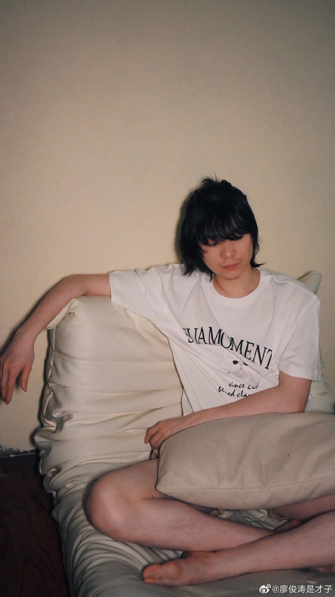 napphonographTH's tweet photo. #Liaojuntao Weibo Update 20220520
นี่คือหนวดน่าจะยาวสุดในชีวิตละ แต่ผมก็ยังหล่อมากอยู่แหละ
#thecomingonesuperband
#午睡留聲機
#วงเครื่องเล่นนอนยามบ่าย https://t.co/MBNmriJf48