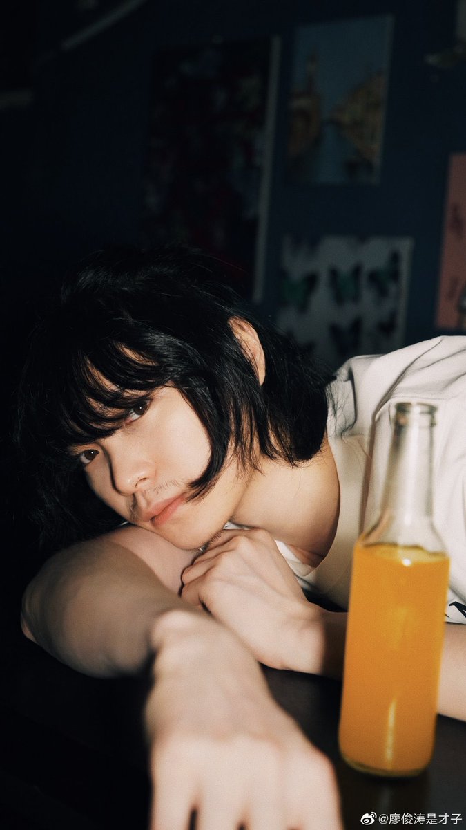 napphonographTH's tweet photo. #Liaojuntao Weibo Update 20220520
นี่คือหนวดน่าจะยาวสุดในชีวิตละ แต่ผมก็ยังหล่อมากอยู่แหละ
(2)
#thecomingonesuperband
#午睡留聲機
#วงเครื่องเล่นนอนยามบ่าย https://t.co/KdSoICXXoV