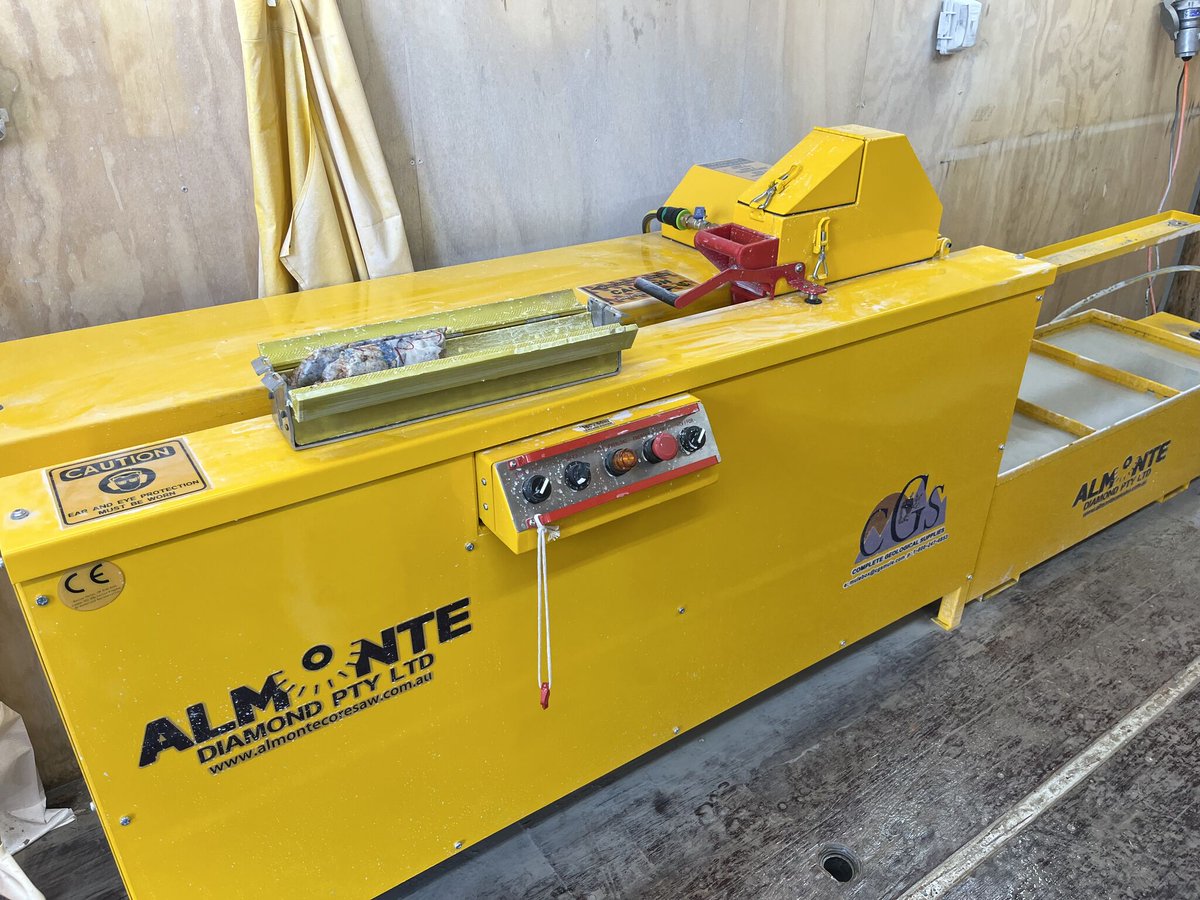 cgsmule's tweet photo. We're so happy to supply the #Almonte Core Saw to great customers like @DahrougeGeo, Tintic Consilidated Metals, and Nyrstar! 

Please email us mulebox@cgsmule.com to see how you can secure yours today! https://t.co/17eTjJtGiv