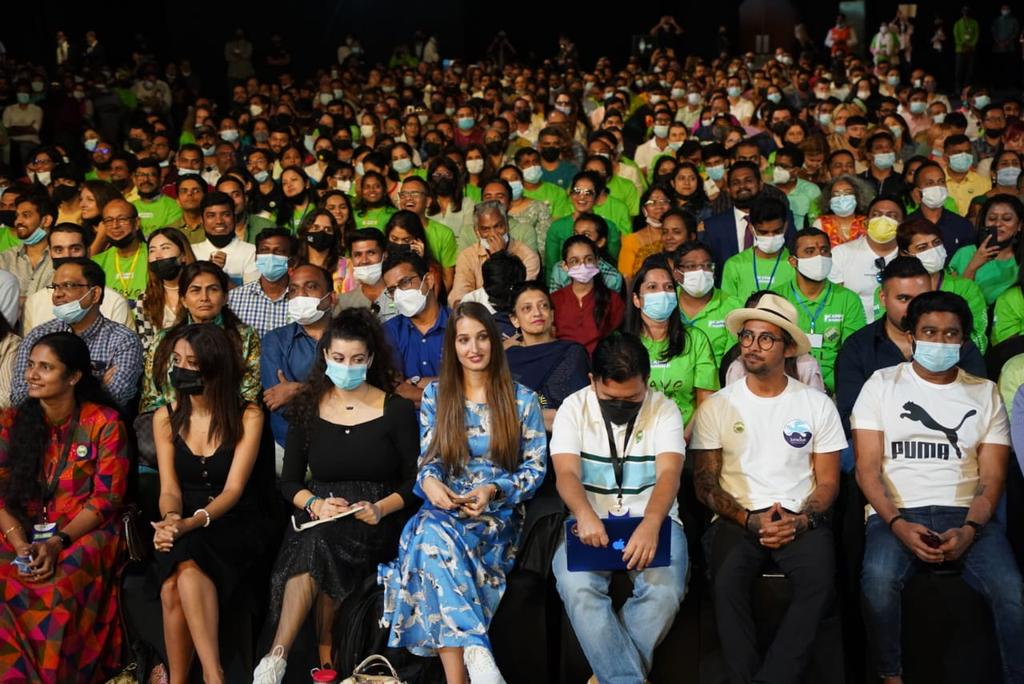 cpsavesoil's tweet photo. An extraordinary crowd at the Dubai World Trade Centre.
#SaveSoilDubai #SaveSoil 
Action Now: https://t.co/z6MmqMf5nE
#ConsciousPlanet https://t.co/fOwoHhZ1Uw