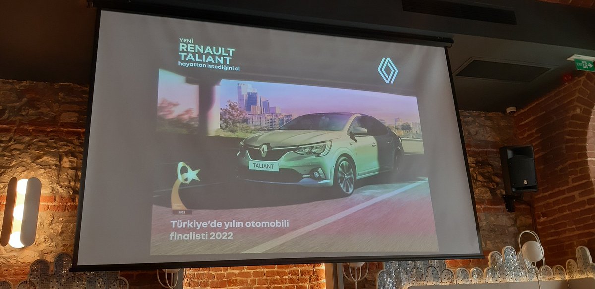 Berkan_Bayram's tweet photo. Türkiye'de Yılın Otomobili 2022 Finalistleri sunumlarına başladı. 

1️⃣ Renault Taliant 

#Renault #Taliant #tyo2022 @RenaultTurkey @OGDorg @EHcars https://t.co/RP8G68CI88