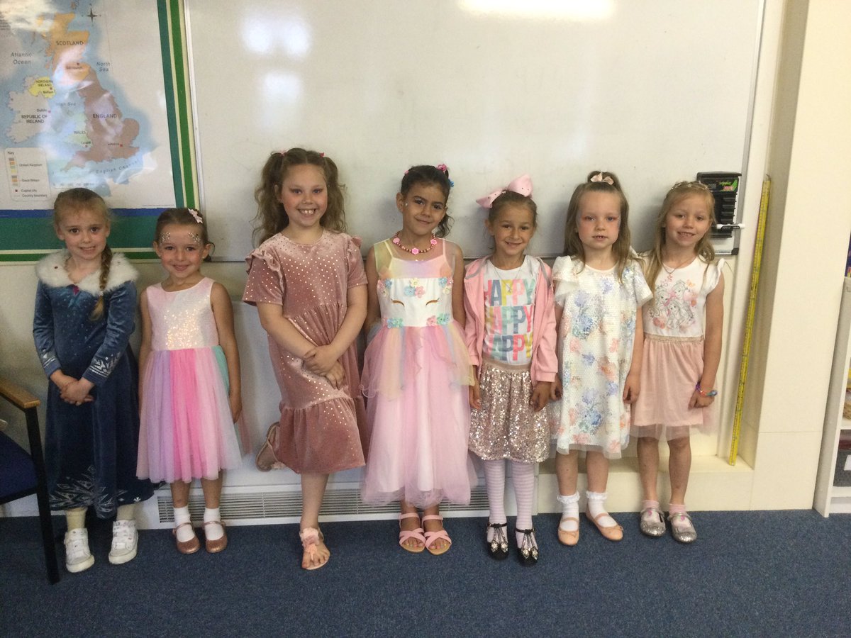 BeechHighlands's tweet photo. What a fantastic effort. Well done! Our words were vibrant, scruffy, disguise and shimmer 💫 https://t.co/fq0THrbAWz