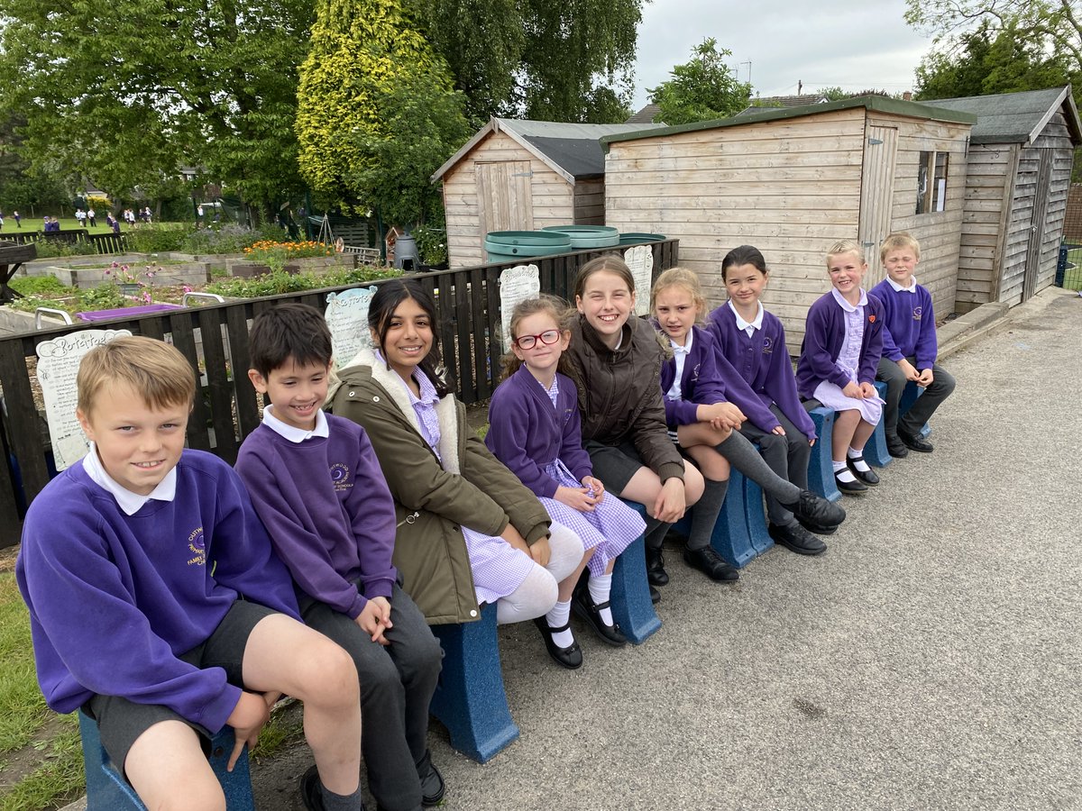 OPABL_MFL's tweet photo. It was wonderful to see our MFL ambassadors again yesterday in the sunshine! We have some exciting plans for after half term in the academy and also with @OAHemsworth and @MrCross39305967 #globalcitizens #worldwide #OPABLMFL #OPAMFL https://t.co/lkWwnF4evK