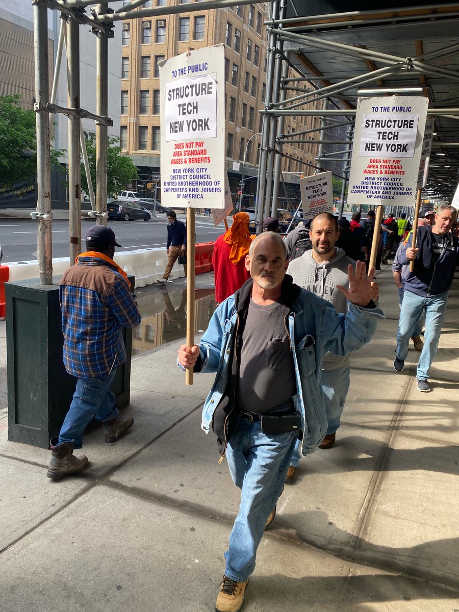 whytherat's tweet photo. Shame on @ColumbiaCXP @CalSTRS @PIMCO @Allianz for investing in properties like #TerminalWarehouse which have contractors who don’t offer the #areastandard wages and benefits to #workers ! https://t.co/byunkKA4dX