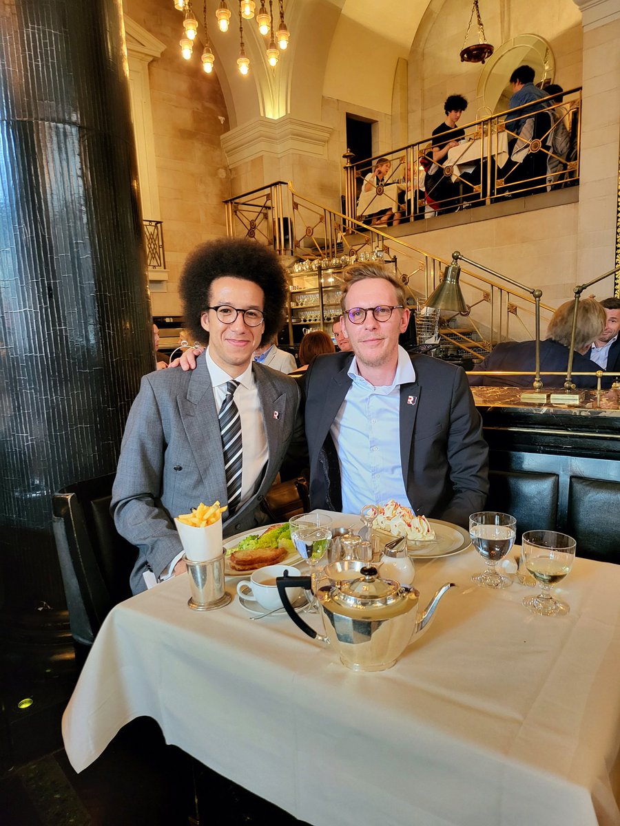 Laurence Fox tweet media