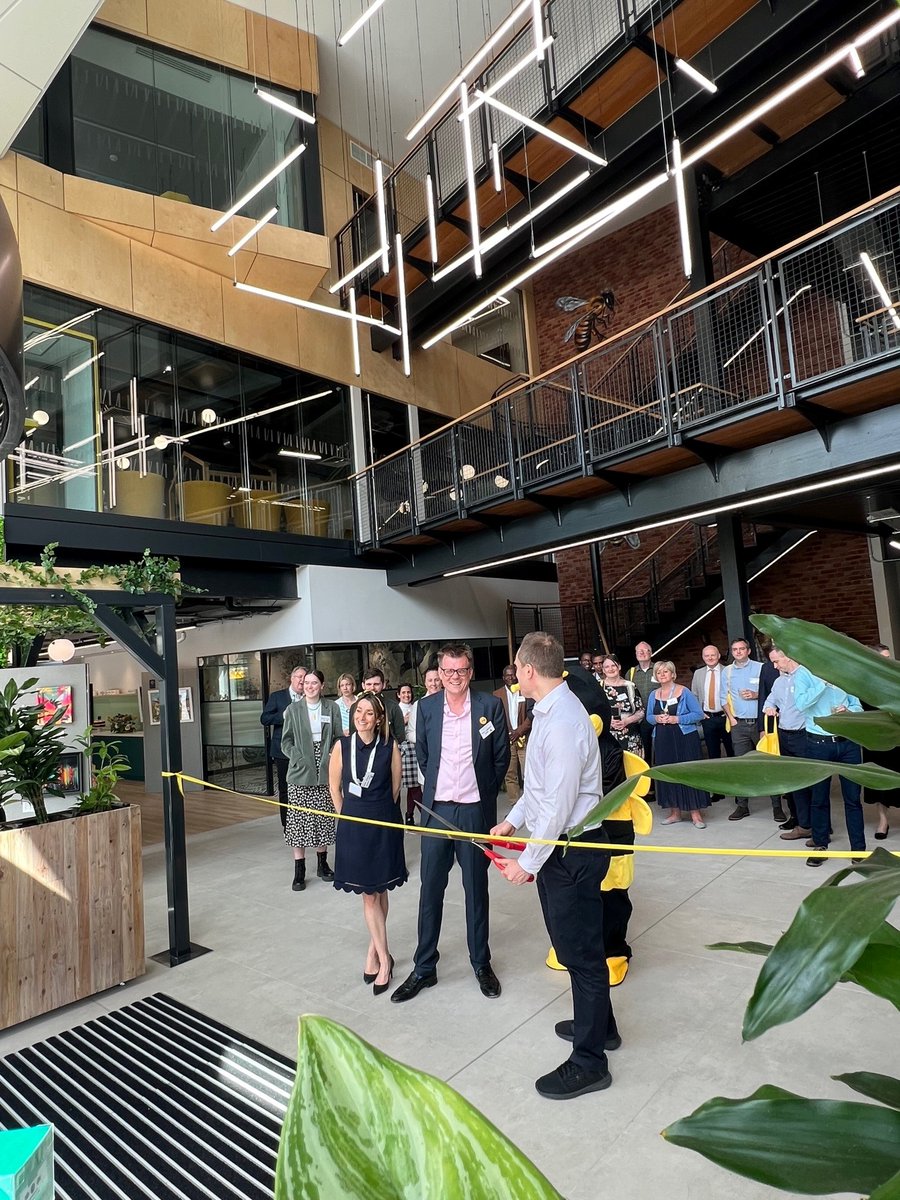 SRA_Architects's tweet photo. We are delighted to be attending the official opening celebration for the @BeeHouse_MP @MiltonPark and celebrating #WorldBeeDay with local MP @david4wantage
#BeeHouse
#LaunchWeek
#HiveOfActivity
#FeelTheBuzz
#Innovation
#MiltonPark
#BusyBees https://t.co/gujVx3wjTy