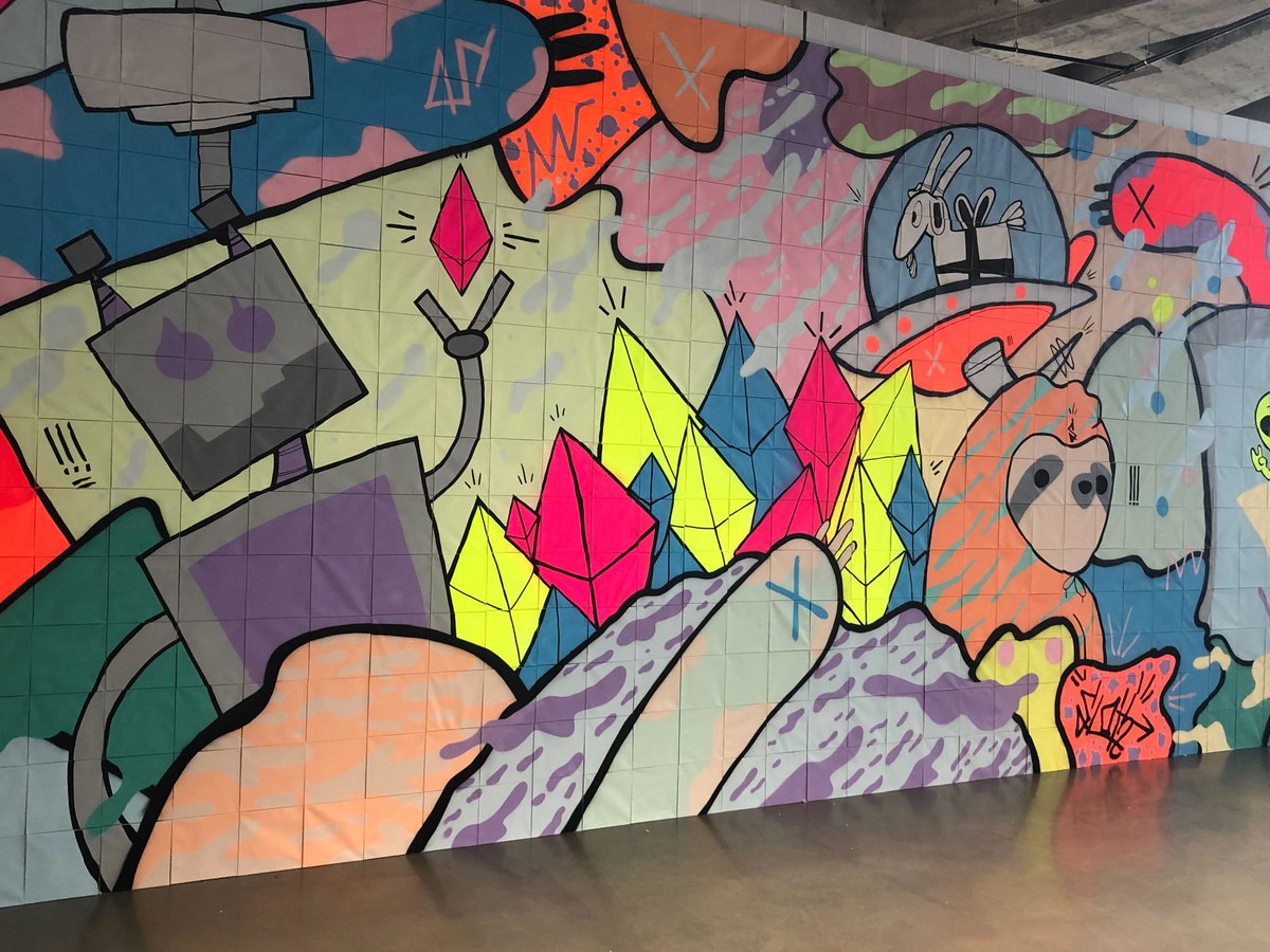 👀 Check out this awesome piece from <a href="/Timmyham/">SLOTH</a> at #veecon 🔥

#NFTs #NFTartists <a href="/ChilledSLOTHnft/">Genesis Sloth 🦥</a>   #seeyouatveecon <a href="/garyvee/">Gary Vaynerchuk</a> <a href="/veefriends/">VeeFriends</a>