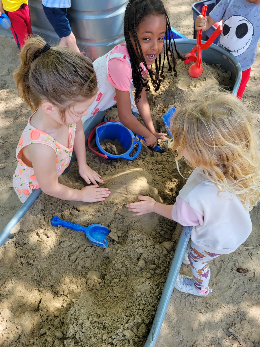 Such a great day <a href="/Cdn_Martyrs/">Canadian Martyrs</a> with.our new FULL sandbox!  Thanks CSAC for your help!