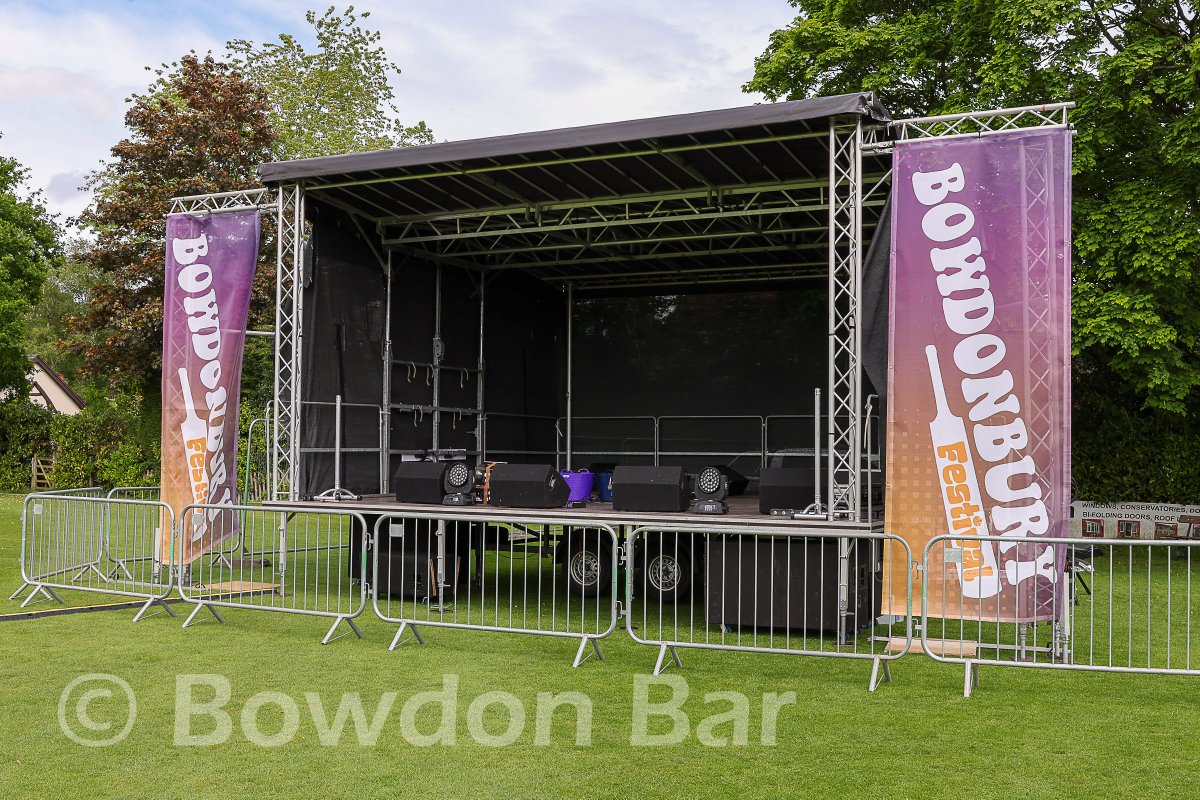bowdonclub's tweet image. “Oops we did it again” as one of our first acts tonight would say!

#Bowdonbury is back at Bowdon Club. Tonight from 5pm, tickets still available on the door. Or tomorrow from 12pm.

Whatever the weather, there’s also the VIP area. Which looks amazing.

bowdonclub.com/bowdonbury-fes…