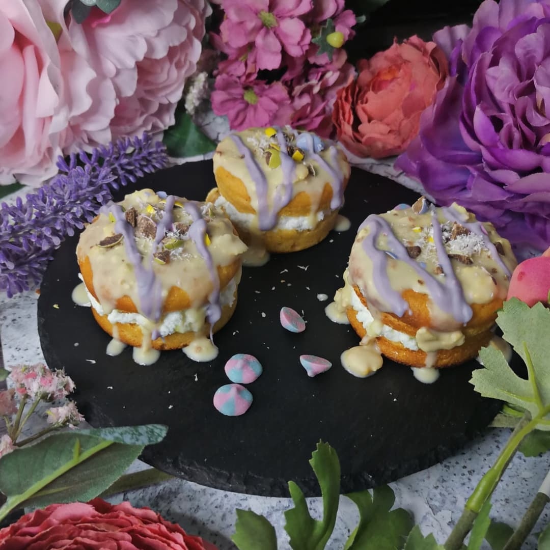 Looking for a unique cake for your next party? Our confetti cakes are a celebration of color, flavor, and fun! 😄🎉

Because everyone needs a little cake to celebrate the week.

Recipe by @foodvkvadrate.snacks