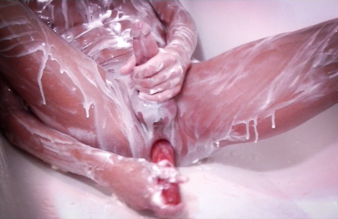 This dildo feels so good in my ass as I’m covered in whipped cream stroking my hard cock! https://t.co/x5g2AHxeZA