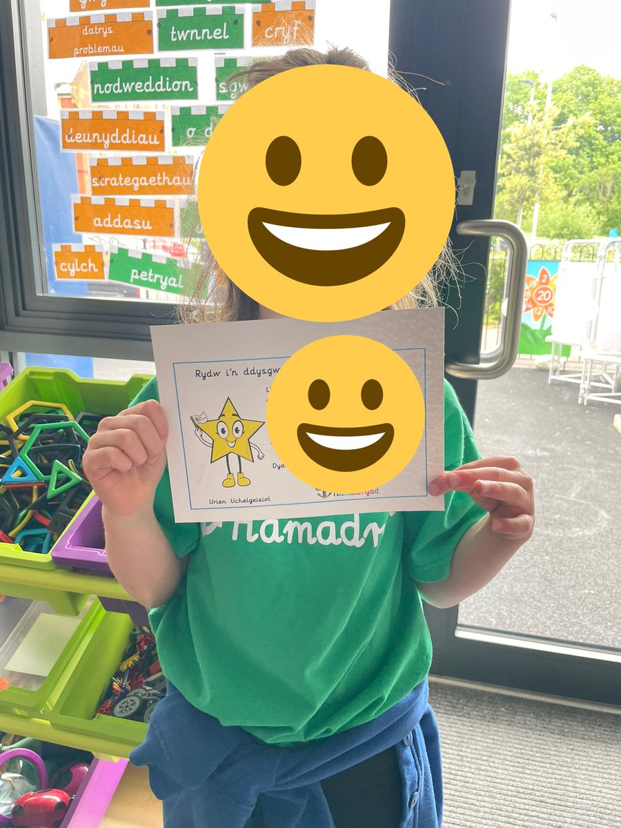 Llongyfarchiadau am ennill tystysgrif Urien Uchelgeisiol yr wythnos hon ❤️❤️⭐️ <a href="/YsgolHamadryad/">Ysgol Hamadryad 🏴󠁧󠁢󠁷󠁬󠁳󠁿</a>