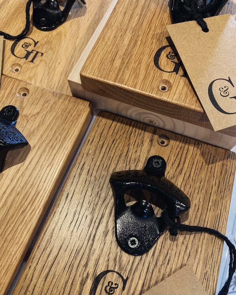In preparation for Father’s Day, we have restocked our oak bottle openers and today we delivered a fresh batch to @hartleyfarm along with some door wedges 🙌 

Lovely to see the progress on the barn renovation too! So excited to visit again once it’s … instagr.am/p/CdyHYs7svLc/