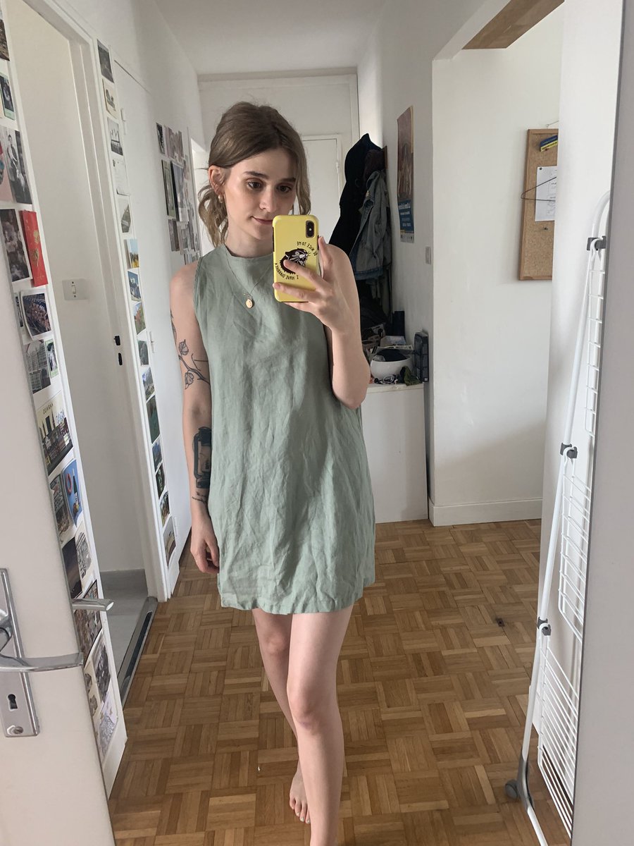 Rinse and repeat linen dress of the summer. It's another free pattern,  shortened and with the pockets removed because I hate sewing pockets! I  never use them. Sorry! https://t.co/tHmhqUyKhB