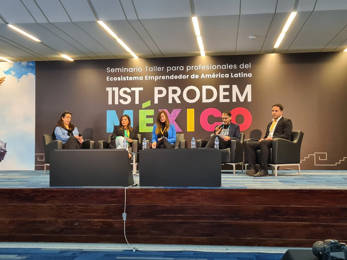 ASELA_org's tweet photo. Continuamos en el #11STPRODEM para conversar sobre los programas públicos de emprendimiento. ¿Cuáles son las tendencias, novedades y aprendizajes?

Participan @ABMungaray (@SE_mx), @BalboMariela (@Produccion_Arg), @hervoituret (@ANIIuy), @rvelascoch (@InnpulsaCol) https://t.co/vtoyGKdA3I