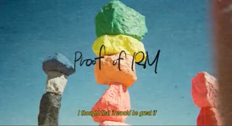vminiecats's tweet photo. — Traducción completa del video de #RM. 

“Proof of Inspiration - RM”

🐨: "Pensé que sería genial si 'Intro: Persona' y 'Stay' entraban en nuestro álbum de antología, Proof. Intro: Persona comienza con 'Who am I', así que he estado pensando mucho en eso (+) https://t.co/kBBT8M7KS3