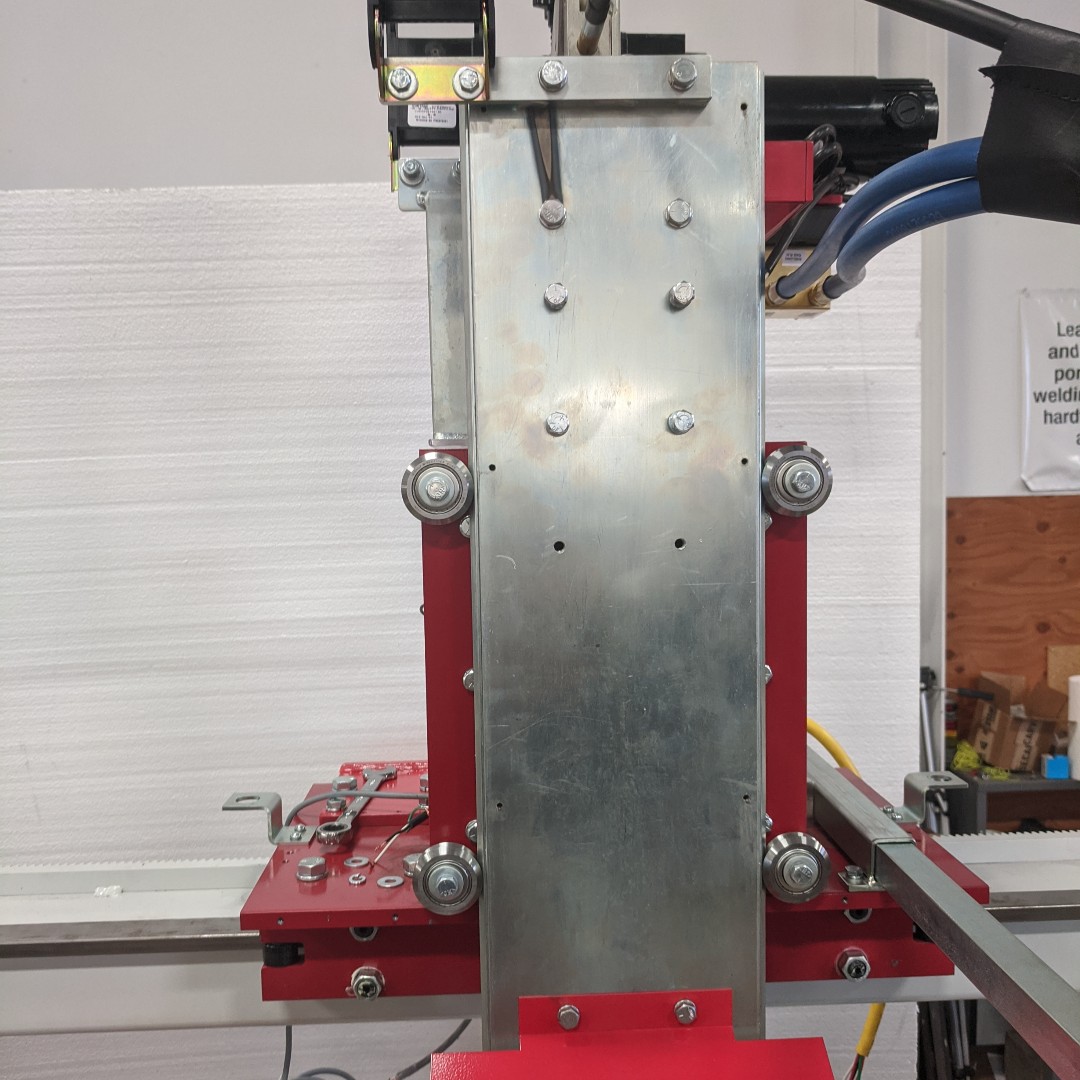BWCnews's tweet image. #Welding applications bring some special challenges including extreme heat, #multiaxis, and automation. This welding application utilizes the BW #DualVee wheel in multiple areas and is a multi-axis solution.