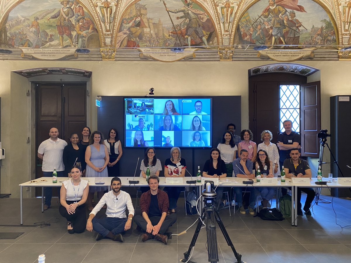 📸 Thanks to all who contributed to the stimulating discussion and valuable insights during the hybrid training "#Migration Communication Strategies"!

☀️ Summer school coming soon 👉 loom.ly/WZaGF4E

#ExEdEUI #ExecutiveEducation #EUI <a href="/MPC_EUI/">Migration Policy Centre</a> <a href="/EUI_EU/">European University Institute</a>