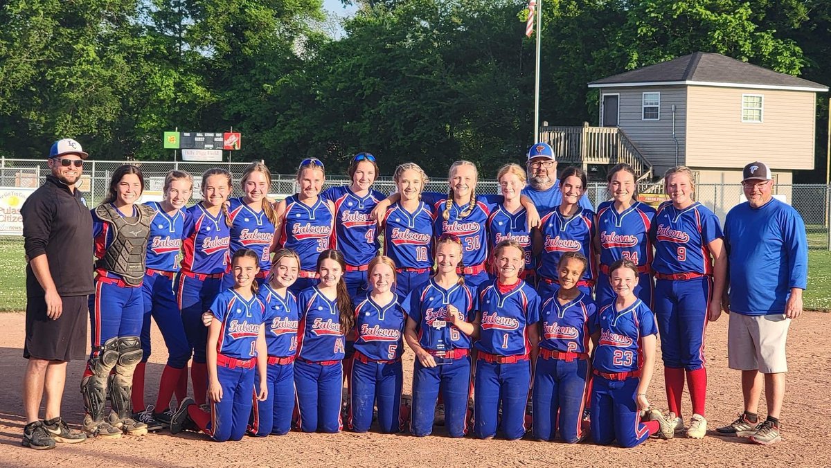 brenna_7's tweet photo. My middle school softball team will be traveling to Hendersonville tonight to face Cherokee Middle to start the state tournament tonight. Only 4 teams left. #letswinstate @09Mojo @ExtraInningSB @Los_Stuff @brinmoran33 https://t.co/Qxz0714x5D