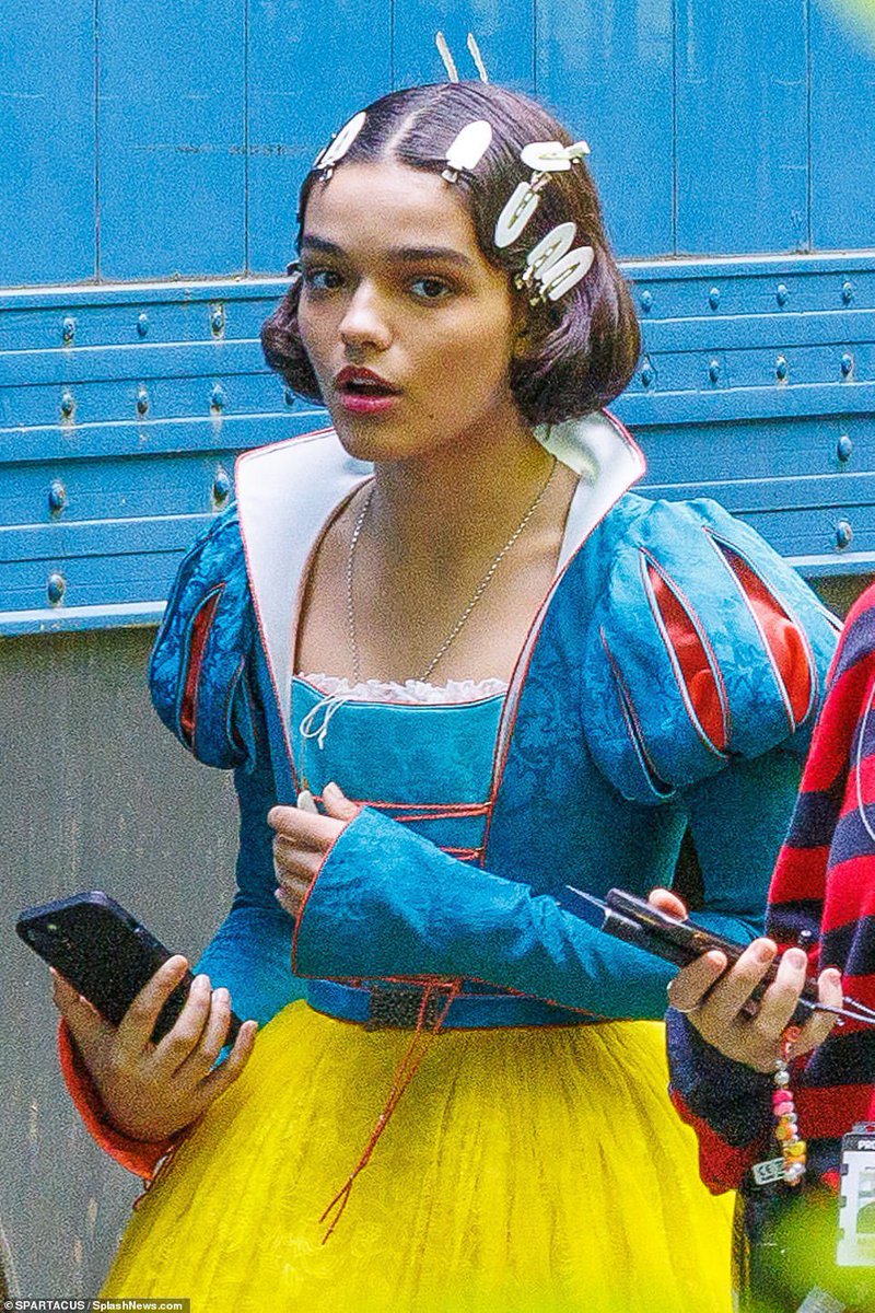 Versões da branca de neve em live action - iFunny Brazil