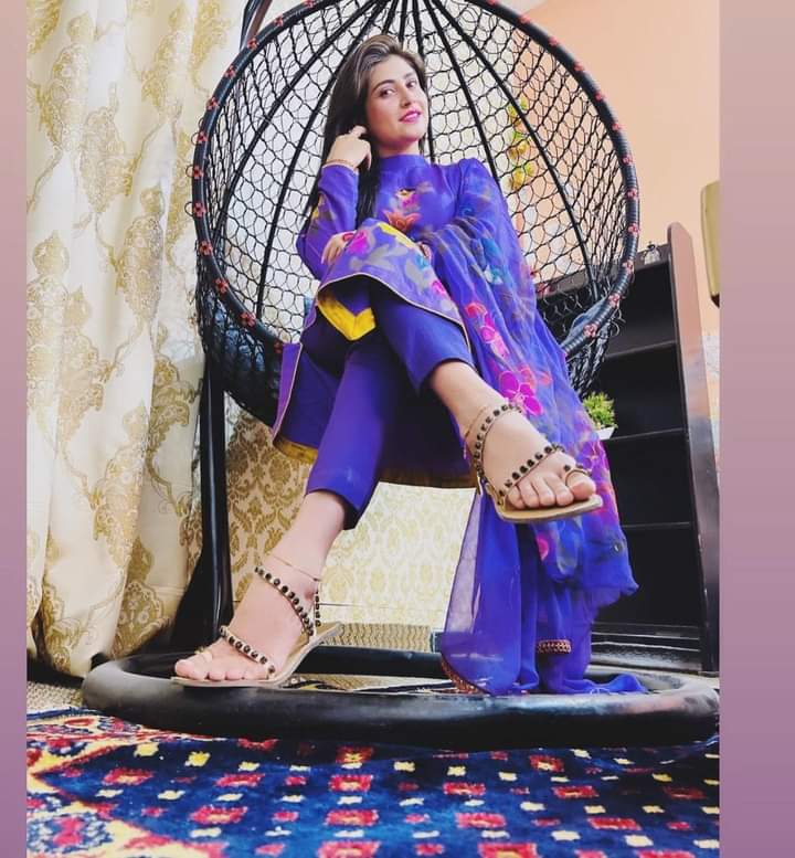zoi_hashmi's tweet photo. ⁦❣️⁩مختَصر یہ کـہ_____ آپ سے پیار ہے 

خلاصہ یہ کے  جان سے بھی زیادہ❤ https://t.co/tB2pfd0nsu