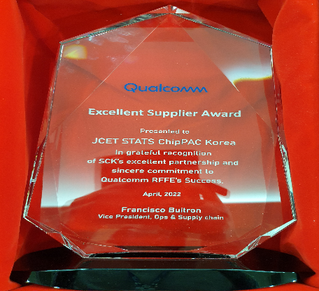 JCETGroup's tweet photo. JCET Subsidiary SCK Recognized by Qualcomm RFFE with "Excellent Supplier Award” 

Full Press Release - https://t.co/IDZjIwl1Kh
#JCET #Qualcomm #RFFE https://t.co/yWoWKxUMtL