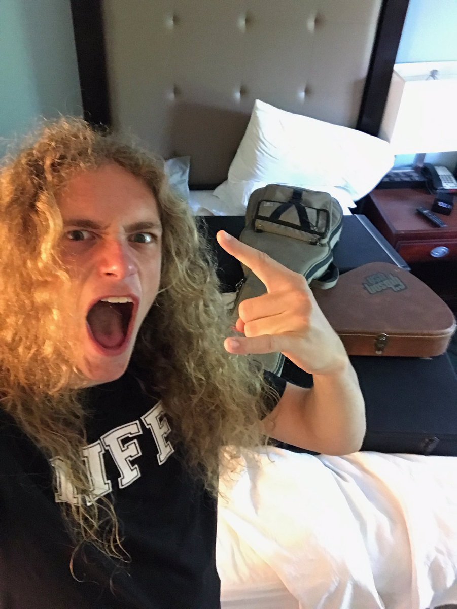 brotalityband's tweet photo. Ready for day 2 #Objective22 !! 
#TheExtremeTour https://t.co/MOpO7BCPxA
