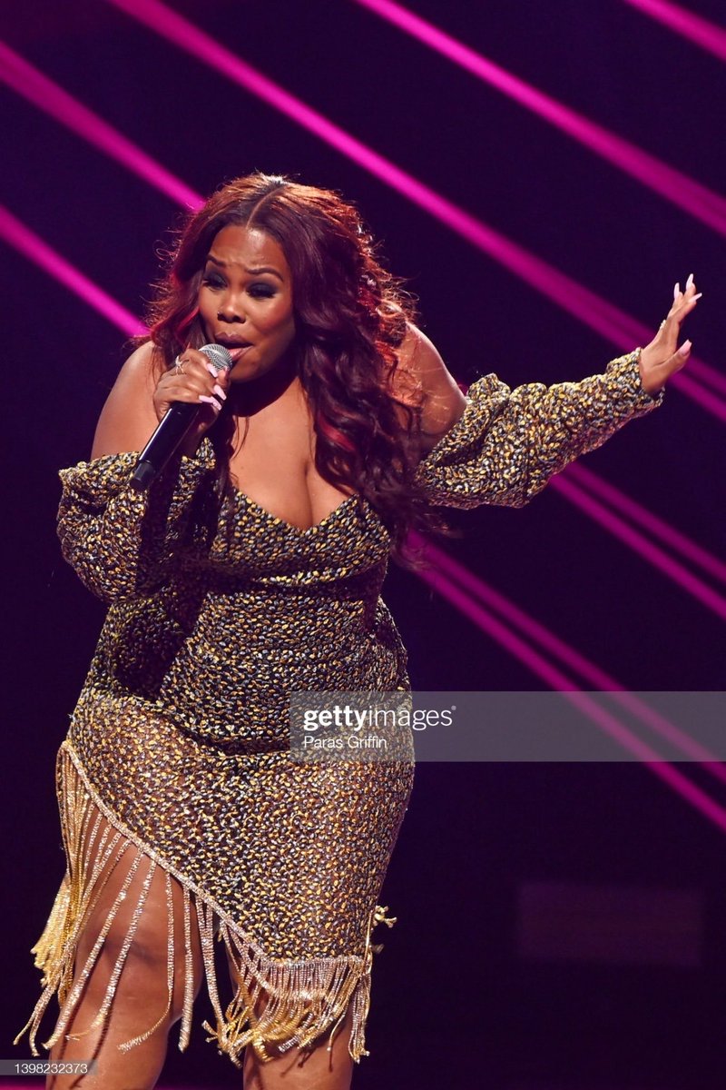 DAILYRILEY_'s tweet photo. “Y’all know that songs that goes like Mount Everest ain’t got nothing on me…”

Thread of @MsAmberPRiley killing the stage: https://t.co/8QoqOmcmiq