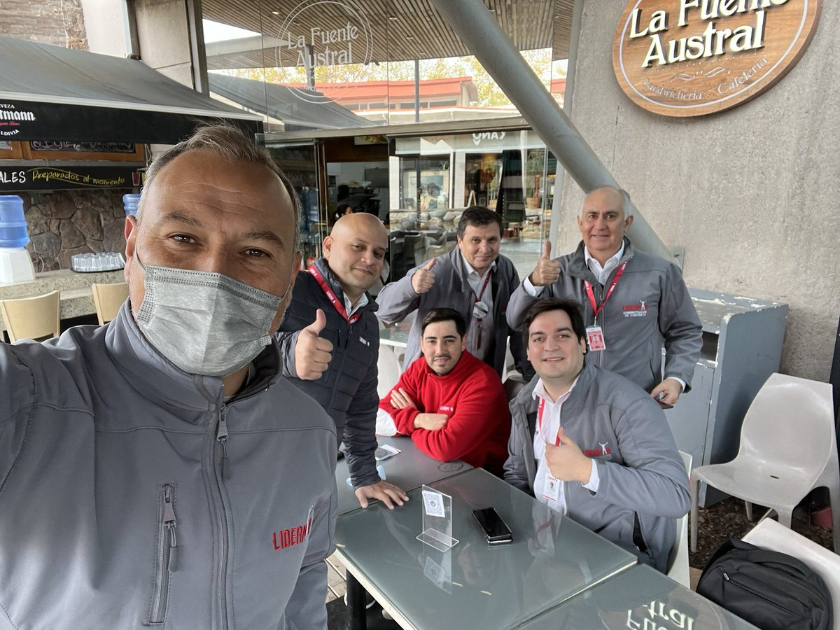 BadillaRodrigo's tweet photo. Inicio de Servicios ! Mall Sport! Extraordinario trabajo en equipo ! Seguimos ! https://t.co/64HDX8ClWJ